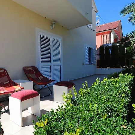 Megi Apartamento *